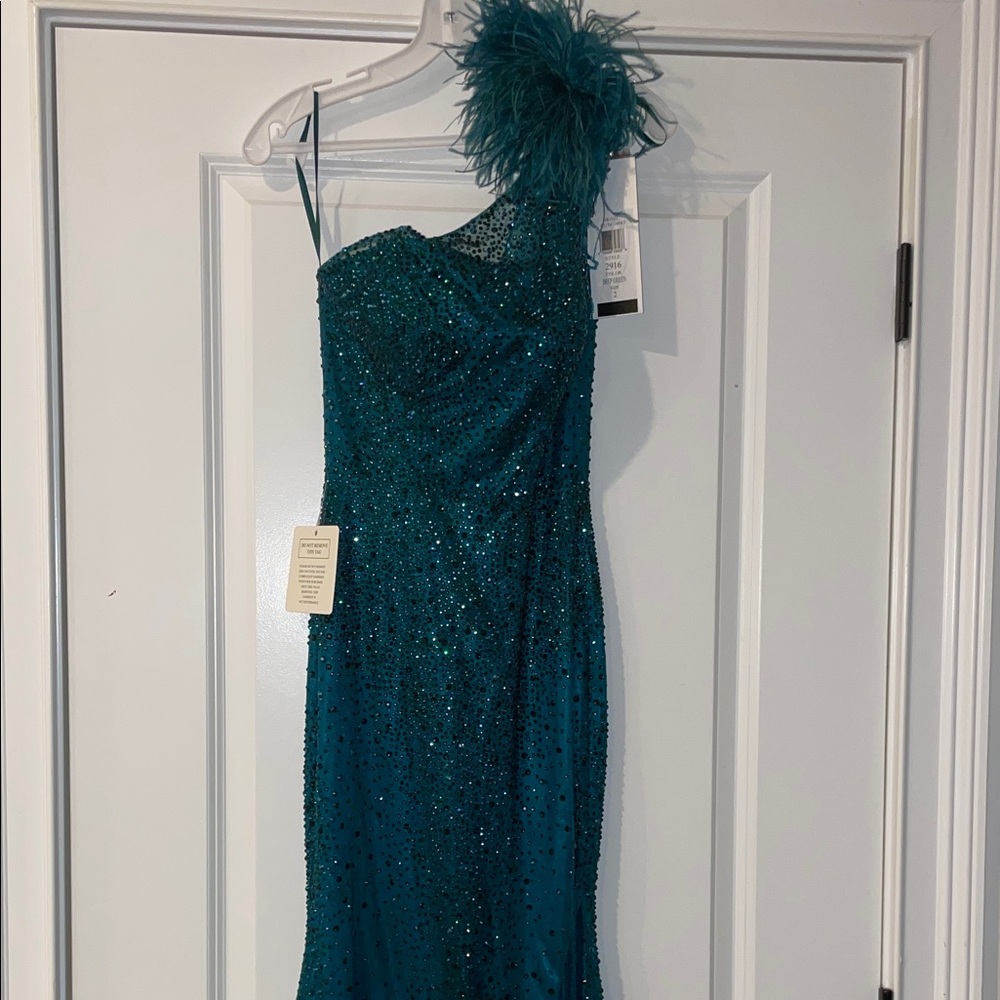 Elegant Teal One-Shoulder Prom Dress